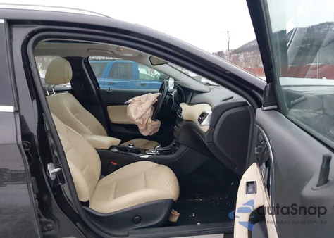 2018 Infiniti Qx30 Premium из США, поврежденный, VIN SJKCH5CR0JA053335